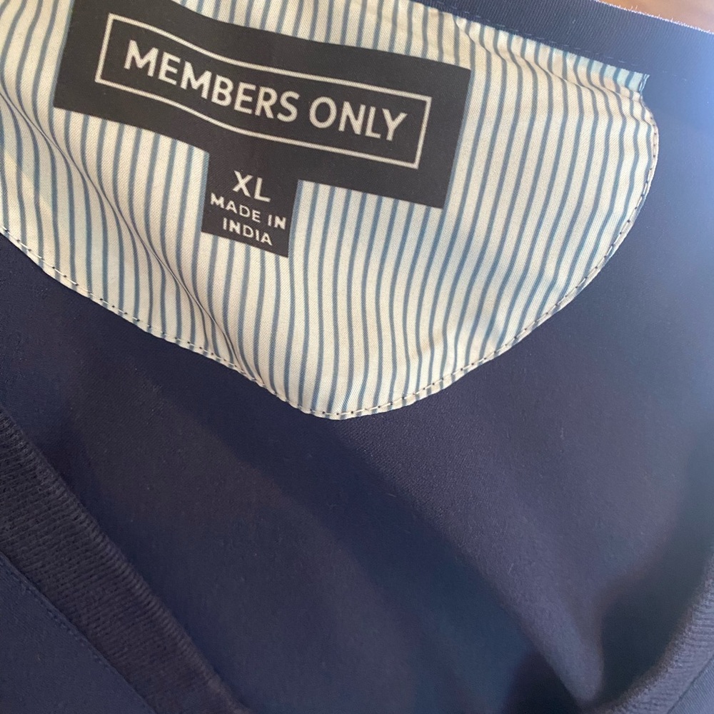 Members Only Navy women’s scrub top XL